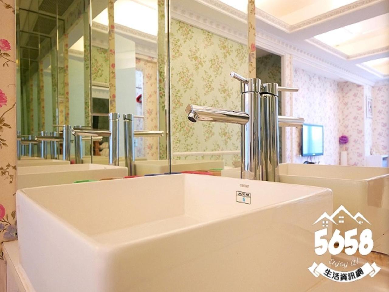 85 Season Apartment Kaohsiung Room photo